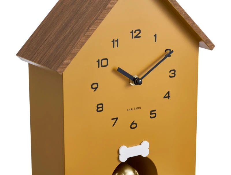 Karlsson Dog House Wandklok | 26.5x36.5x11.5cm | Ochre geel