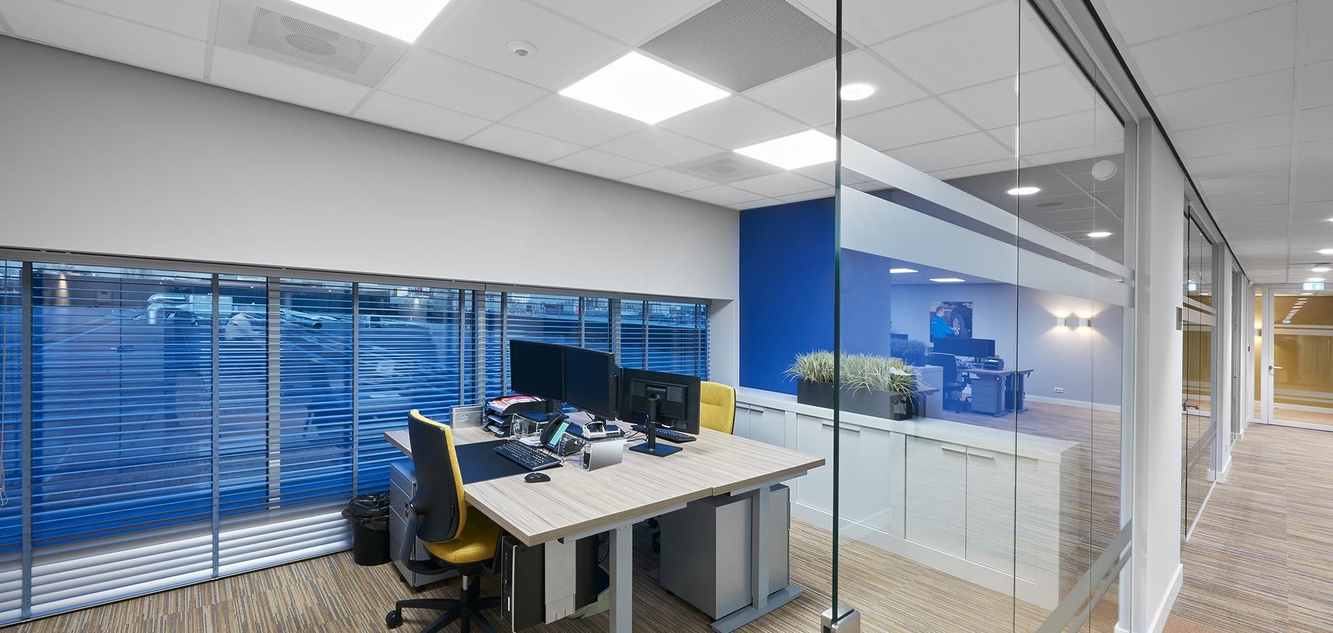 Trilux Twenty3 LED Paneel 60X60cm | 31W 3000K 3400Lm | 830 IP20 | 2330