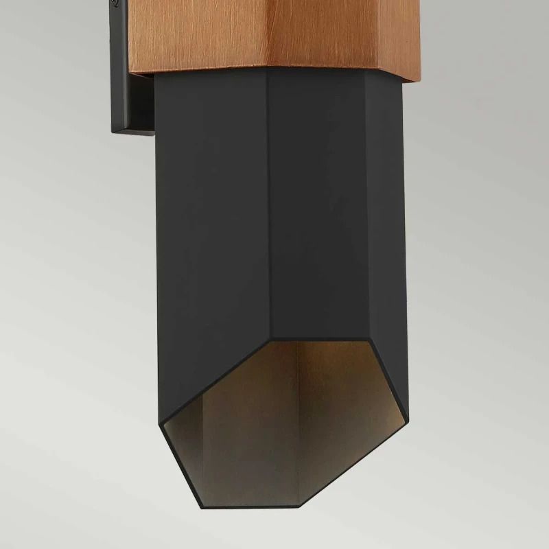 Quoizel LED Wand Buitenlamp Chasm | 9.5W 3000K 830 | IP44 | Dimbaar | Matte Black (with painted wood effect strap)