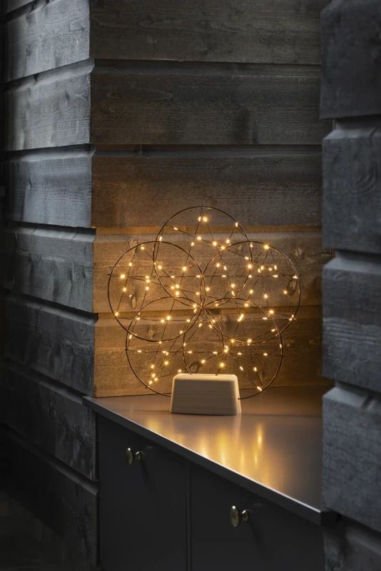 Konstsmide LED Dreamflower Frame | 2W 4.5V | 100 Lichtpunten Extra Warm Wit | Dimbaar Memory On/Off | 40x44cm | Binnengebruik Zwart/Hout