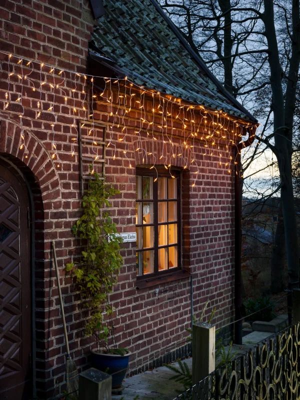 Konstsmide LED Lichtsnoer Icicle | 4W 200 Lichtpunten Extra Warmwit | 31V | 5m breed | 13cm spacing | 10m aansluitsnoer | Buiten Gebruik