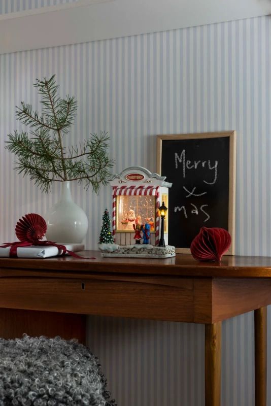 Konstsmide LED Decoratie Snoepwinkel | 2 Lichtpunten Warm Wit | 0,2W 1,5V | 3xC Batterij (excl.) | 8 Kerstliederen | Timer | Binnengebruik