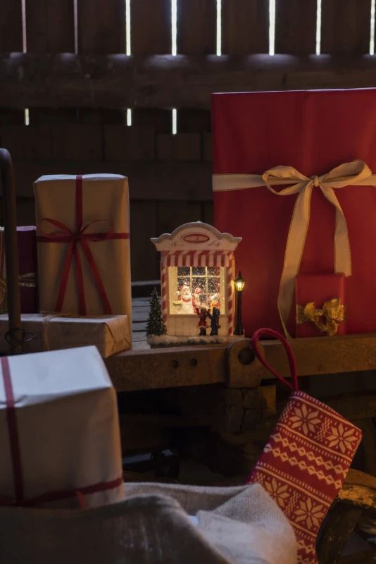 Konstsmide LED Decoratie Snoepwinkel | 2 Lichtpunten Warm Wit | 0,2W 1,5V | 3xC Batterij (excl.) | 8 Kerstliederen | Timer | Binnengebruik