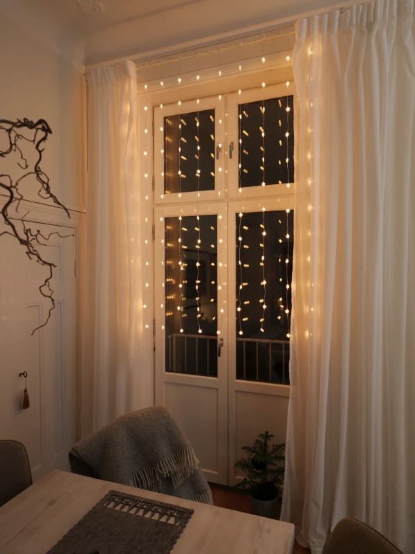 Konstsmide LED Lichtgordijn | 3,6W Extra Warm Wit 120 Lichtpunten USB | 135x180cm | Voor binnen | Transparante kabel